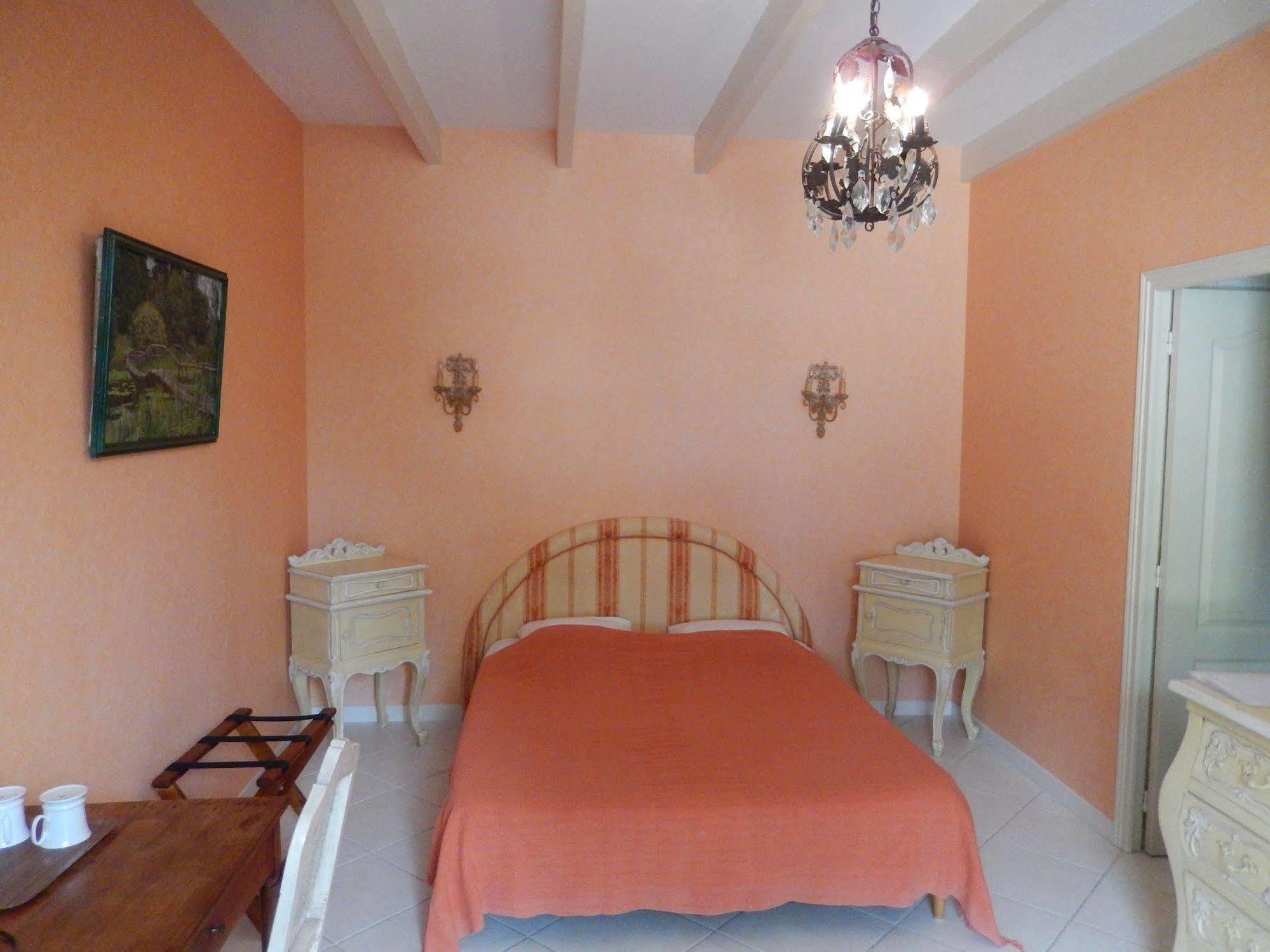 Bed and Breakfast Chateau Rousselle Saint-Ciers-de-Canesse Exterior foto