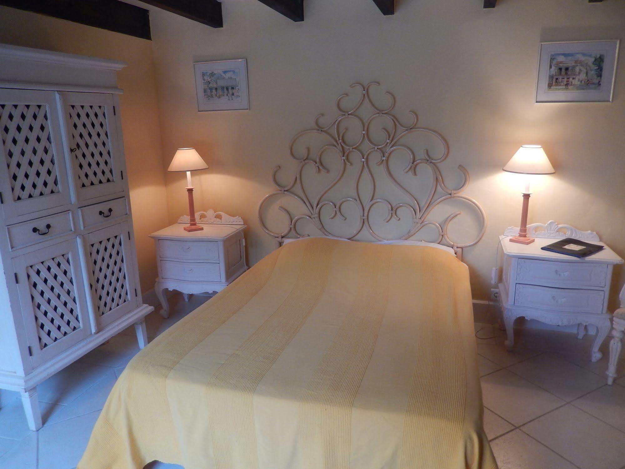 Bed and Breakfast Chateau Rousselle Saint-Ciers-de-Canesse Exterior foto