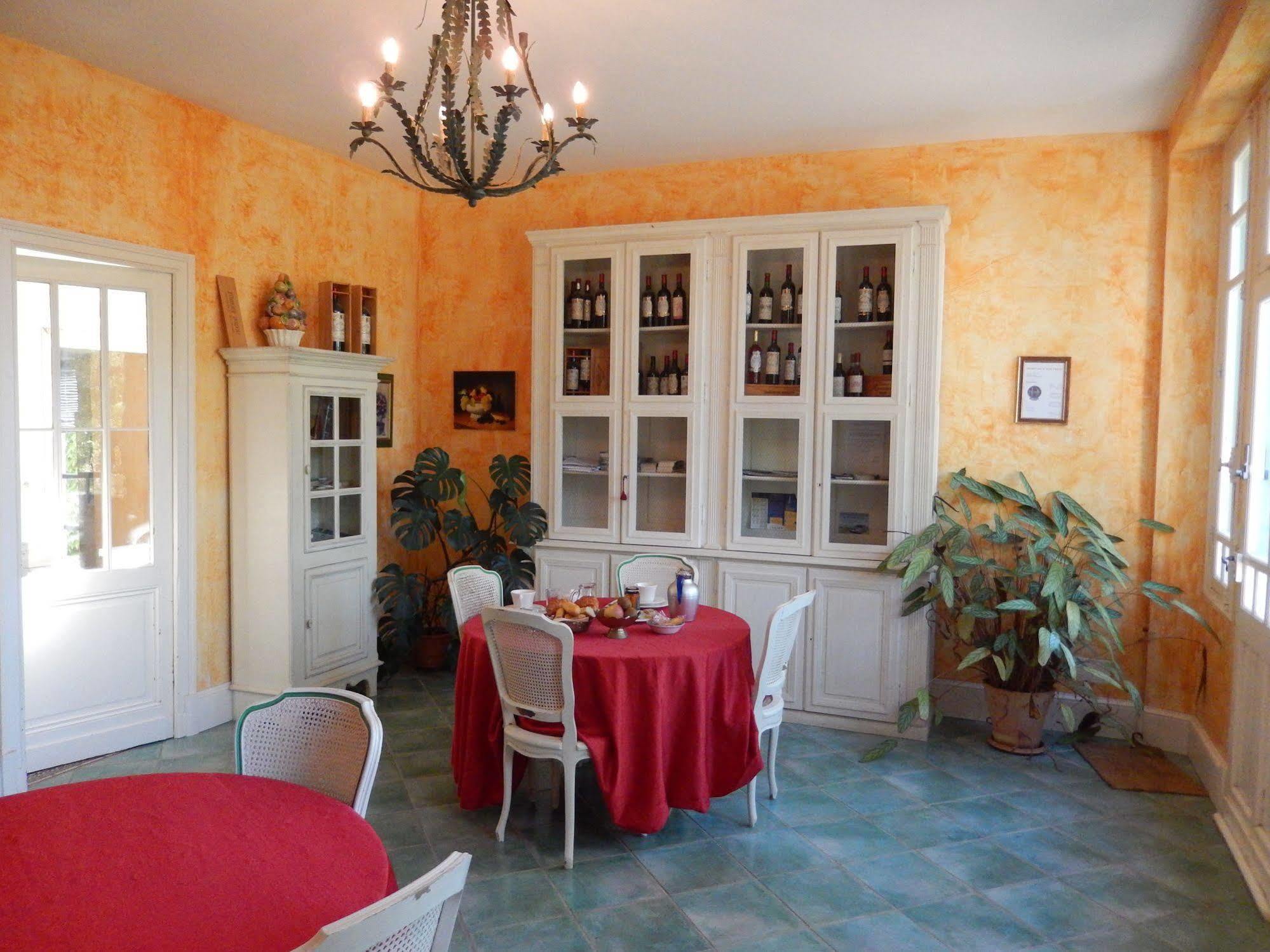 Bed and Breakfast Chateau Rousselle Saint-Ciers-de-Canesse Exterior foto